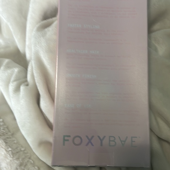 NIB: FOXYBAE Blush Wide Plate Flat Iron - Fast Hair Straightener - Picture 7 of 11